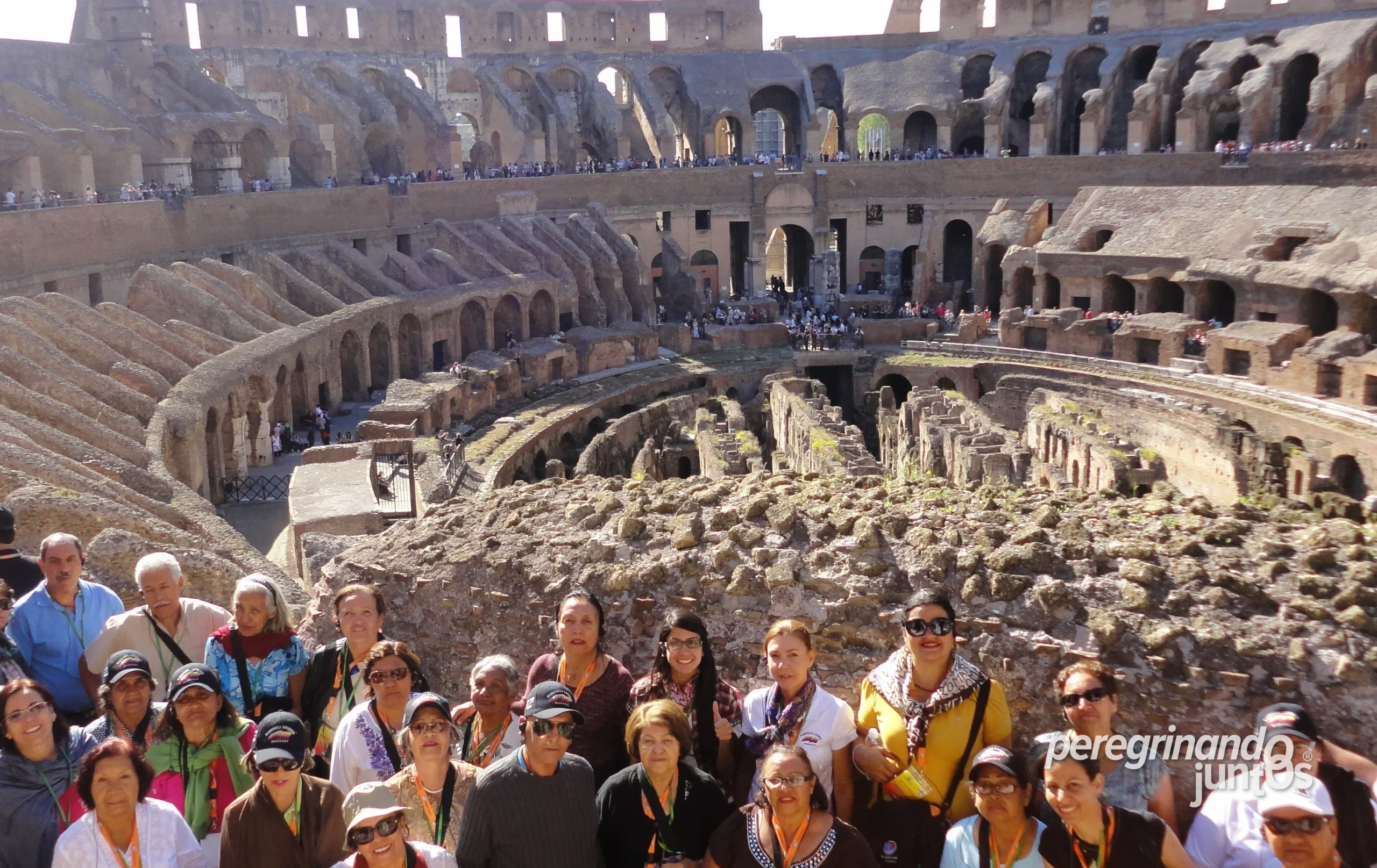 Peregrinación Italia Roma El Coliseo Peregrinando Juntos Peregrinaciones May Carabaño y Noé Pernía