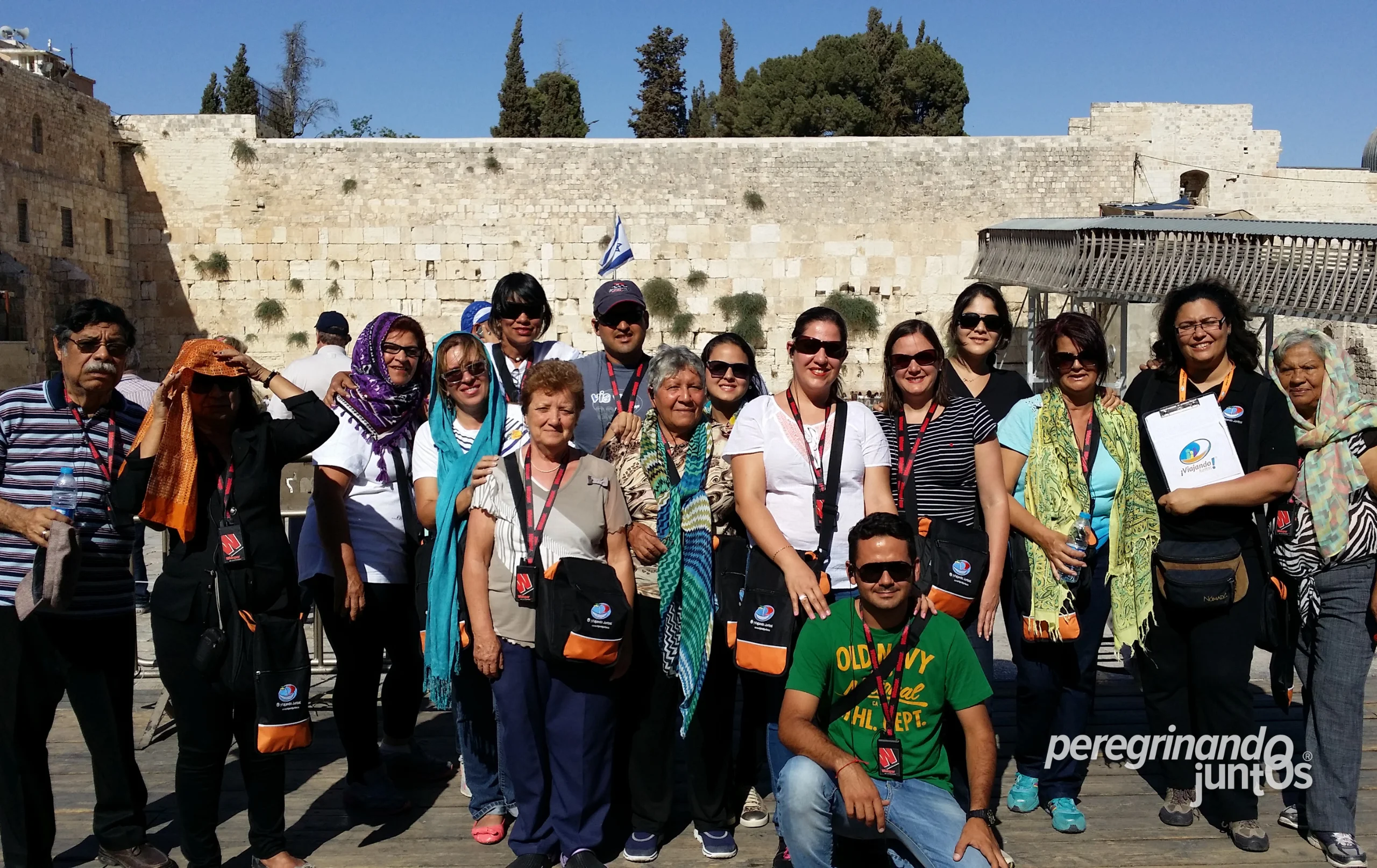 Peregrinación Tierra Santa Muro de los lamentos Kotel Peregrinando Juntos Peregrinaciones May Carabaño y Noé Pernía