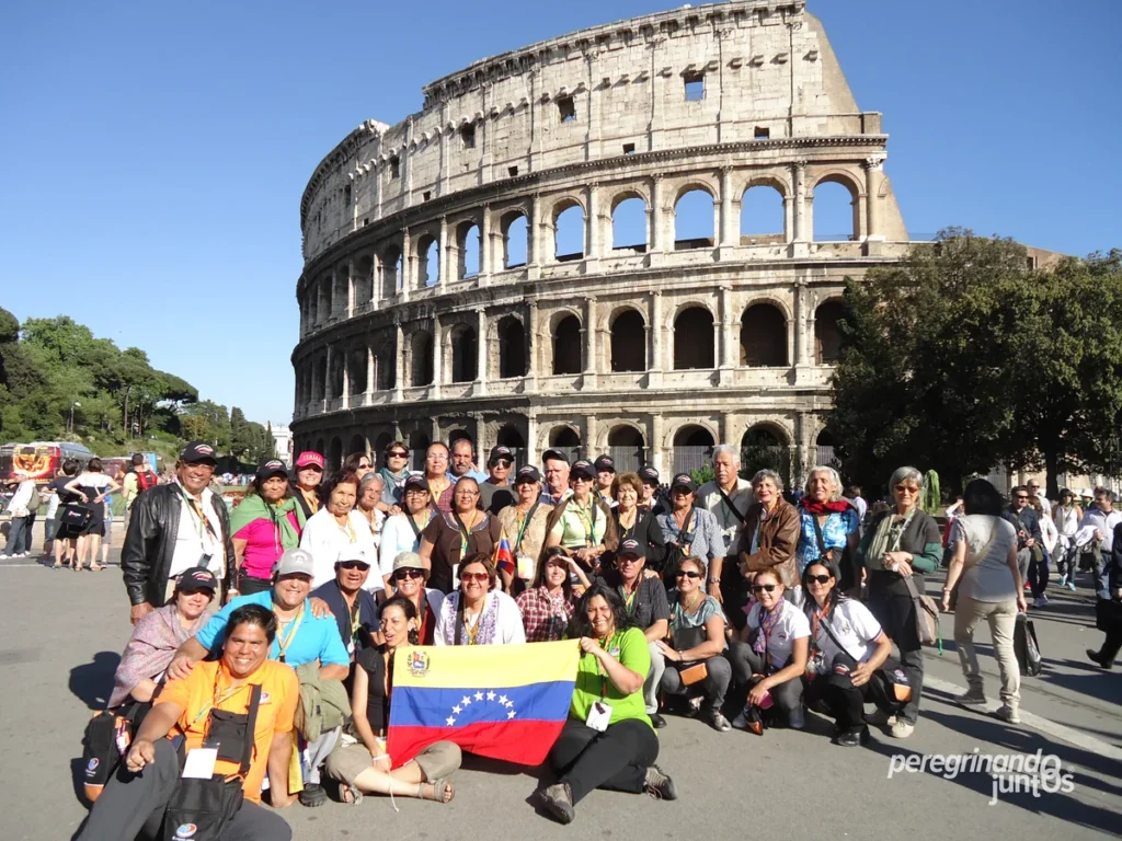 Peregrinación Italia Roma El Coliseo Peregrinando Juntos Peregrinaciones May Carabaño y Noé Pernía