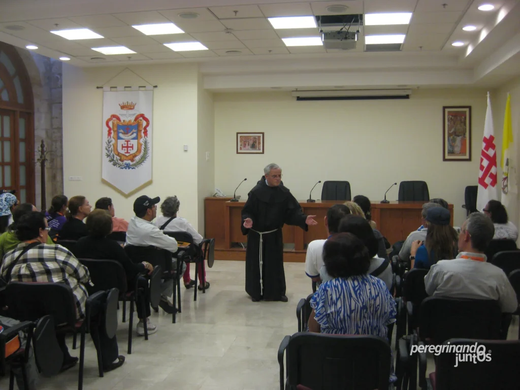 Peregrinación Tierra Santa Fray Artemio Vítores González Padres Franciscanos Peregrinando Juntos Peregrinaciones May Carabaño y Noé Pernía